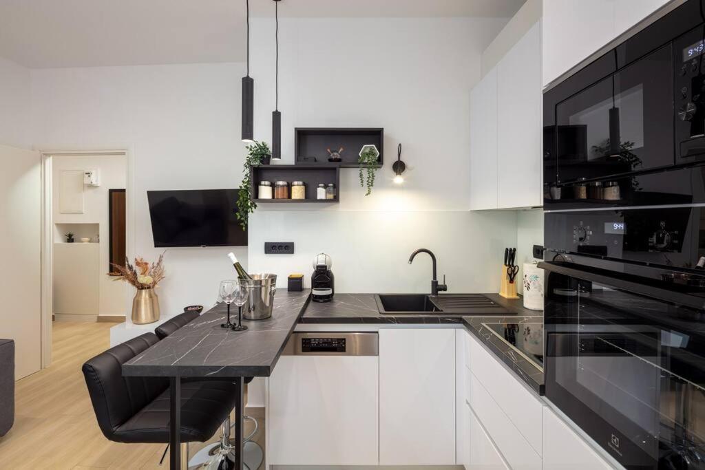 Apartman Drago 4* - 2 Minutes From The Town Centre Split Exterior photo