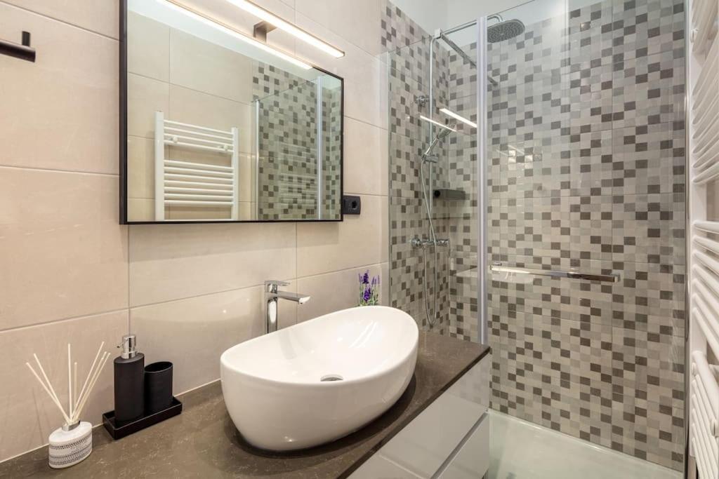 Apartman Drago 4* - 2 Minutes From The Town Centre Split Exterior photo