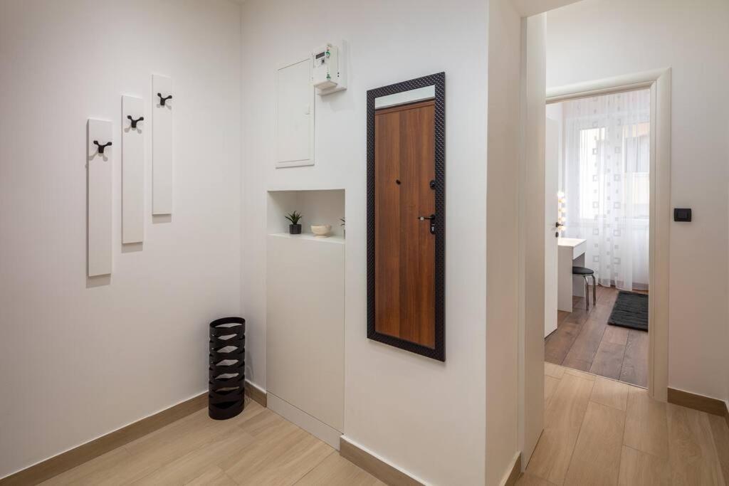Apartman Drago 4* - 2 Minutes From The Town Centre Split Exterior photo